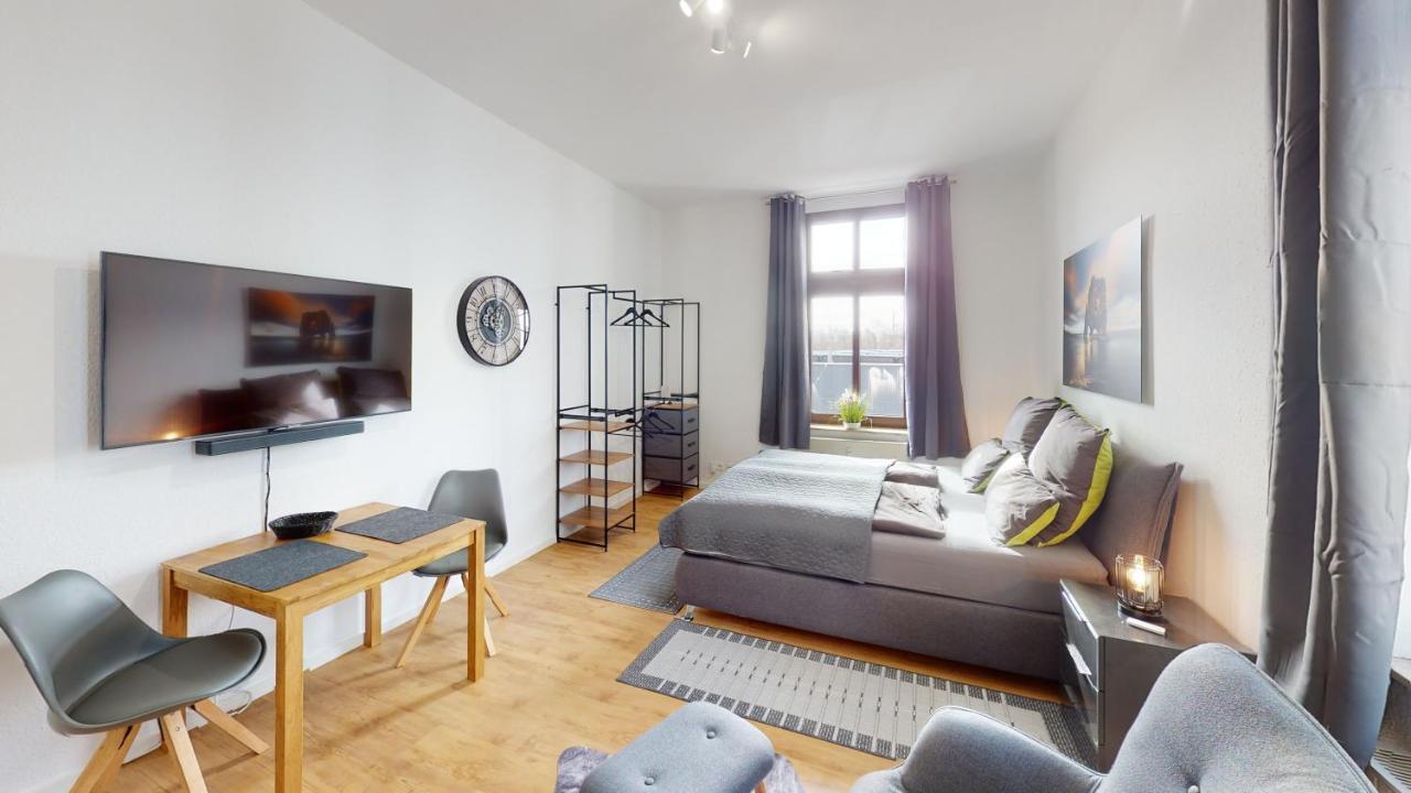 Sweethome - Zentral - Kueche & Parkplatz, Wifi Halle  ภายนอก รูปภาพ