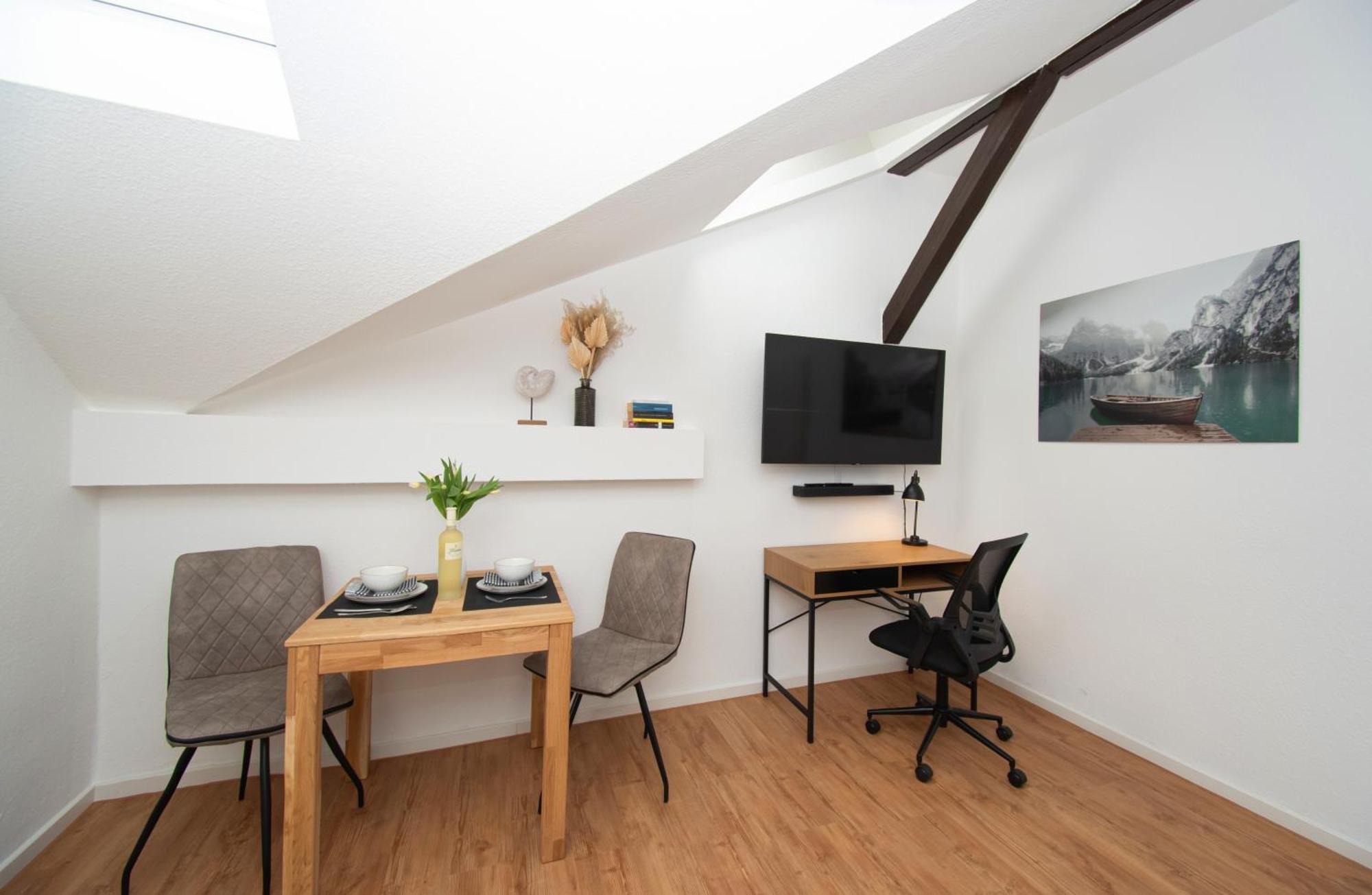 Sweethome - Zentral - Kueche & Parkplatz, Wifi Halle  ภายนอก รูปภาพ