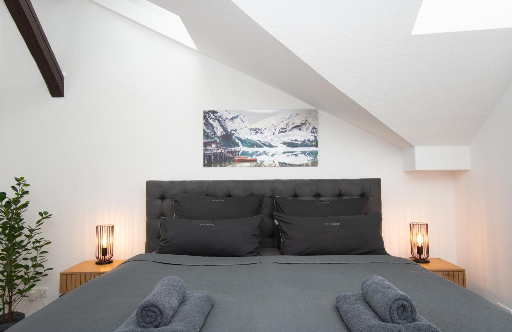 Sweethome - Zentral - Kueche & Parkplatz, Wifi Halle  ภายนอก รูปภาพ
