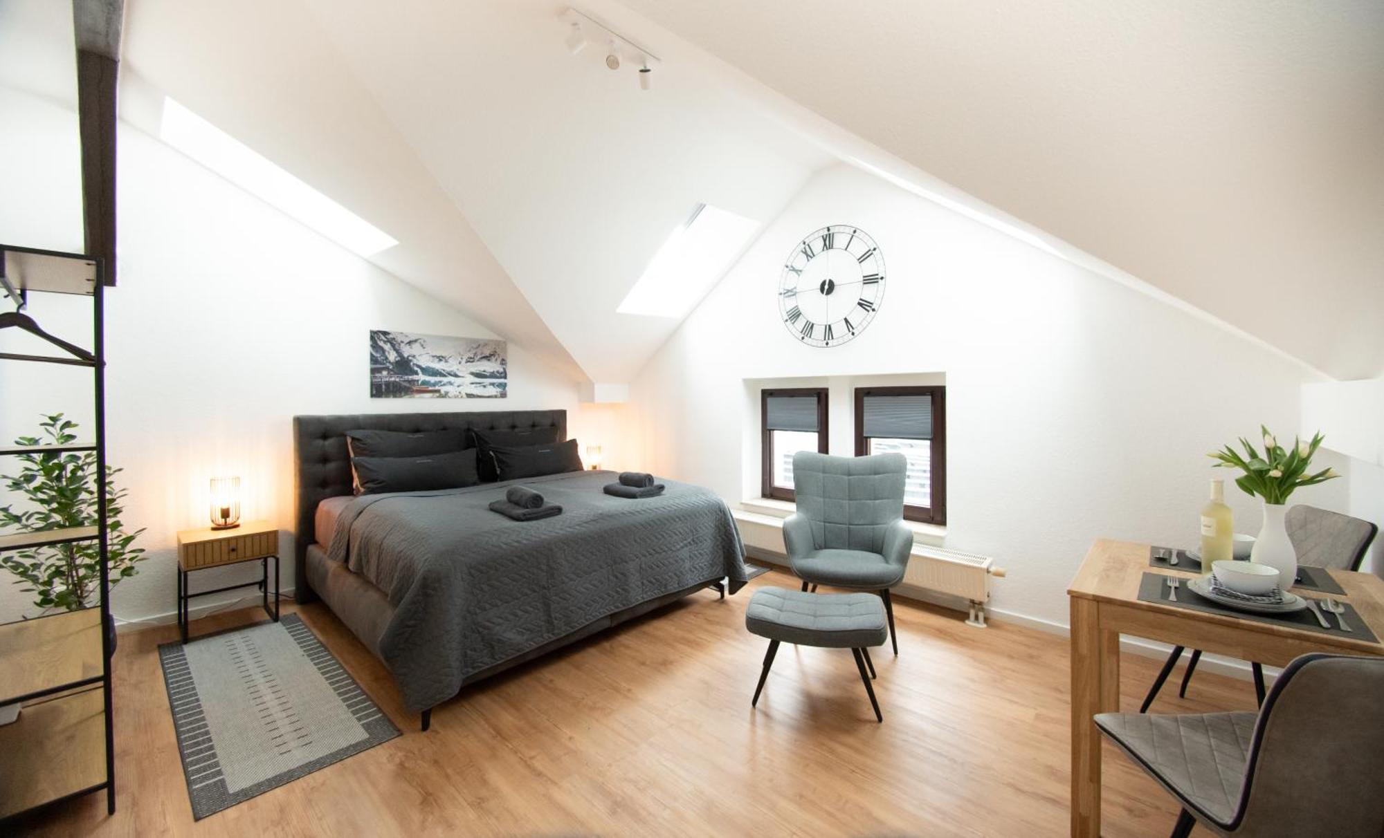 Sweethome - Zentral - Kueche & Parkplatz, Wifi Halle  ภายนอก รูปภาพ