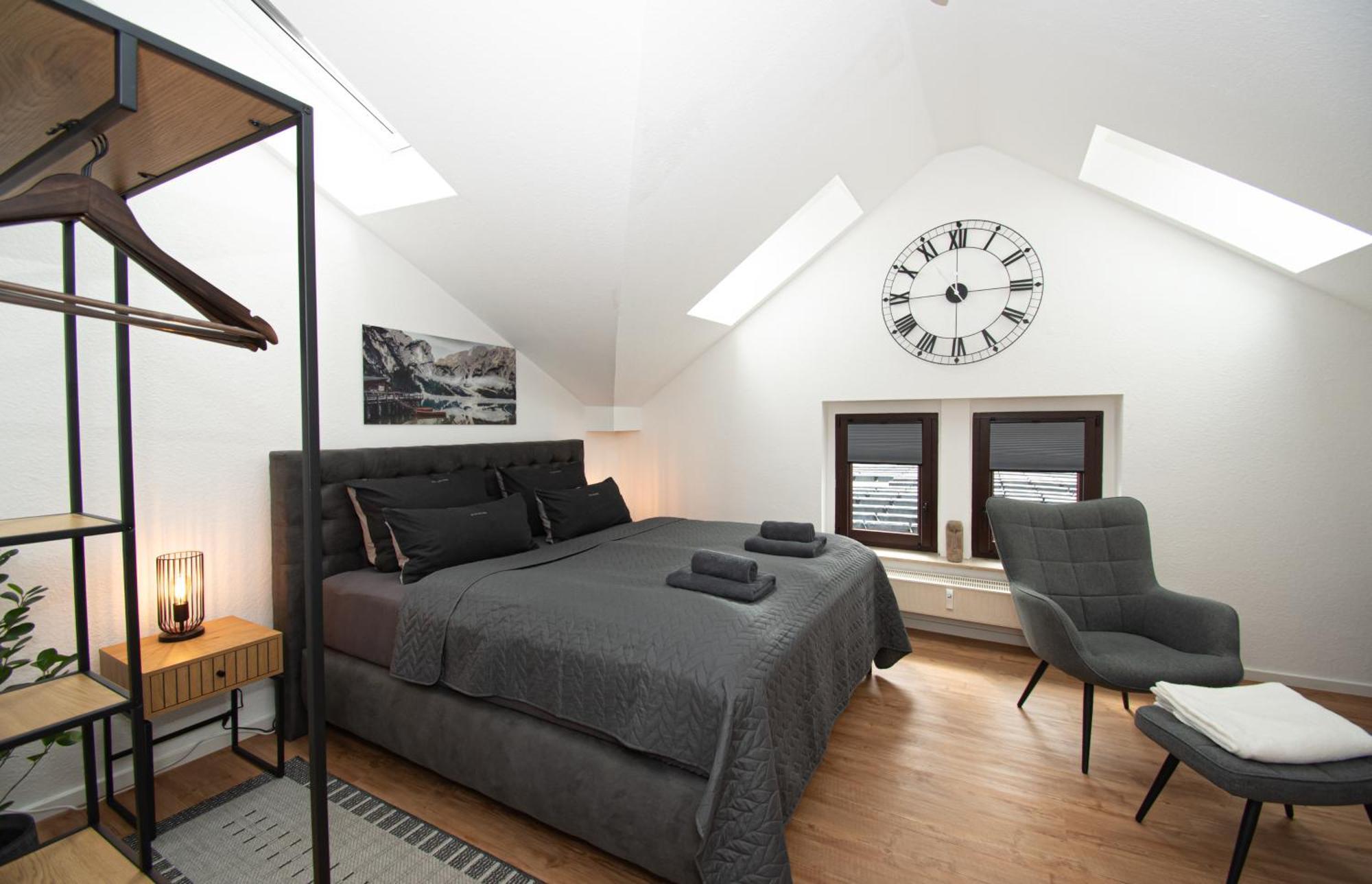 Sweethome - Zentral - Kueche & Parkplatz, Wifi Halle  ภายนอก รูปภาพ
