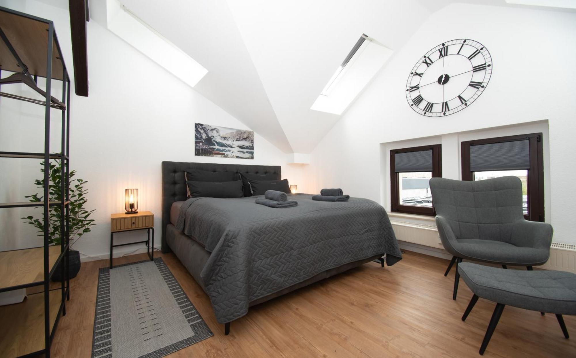 Sweethome - Zentral - Kueche & Parkplatz, Wifi Halle  ภายนอก รูปภาพ