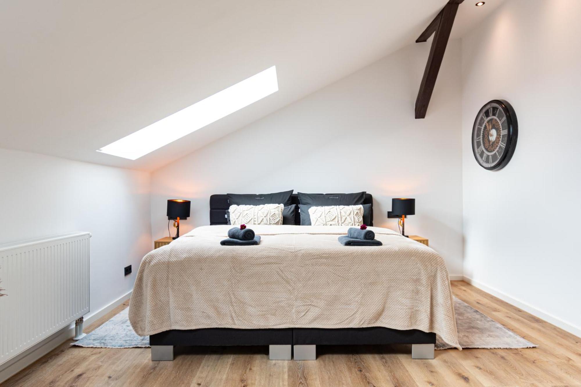 Sweethome - Zentral - Kueche & Parkplatz, Wifi Halle  ภายนอก รูปภาพ