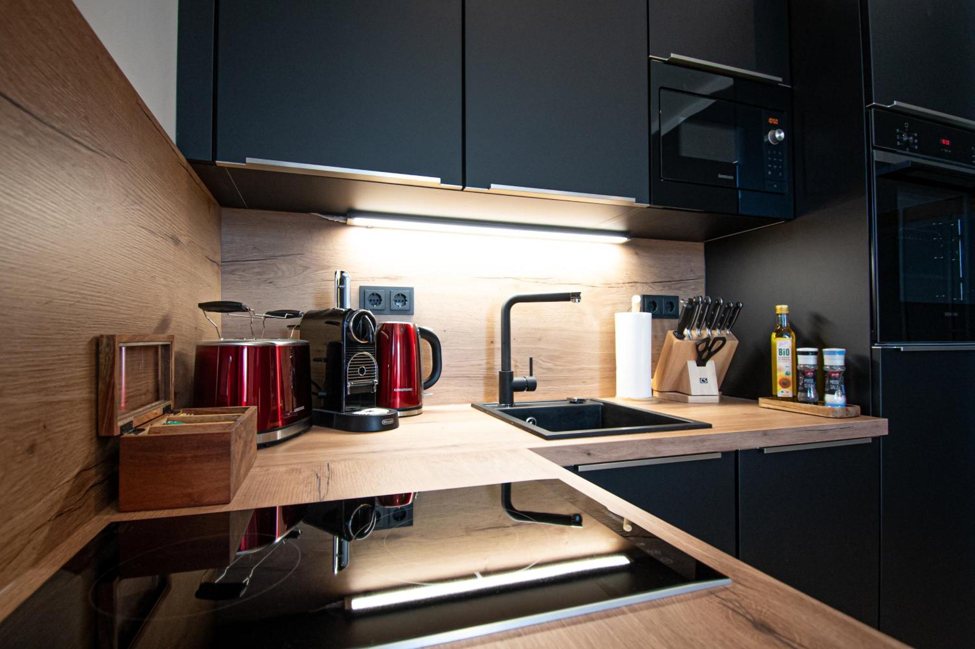 Sweethome - Zentral - Kueche & Parkplatz, Wifi Halle  ภายนอก รูปภาพ